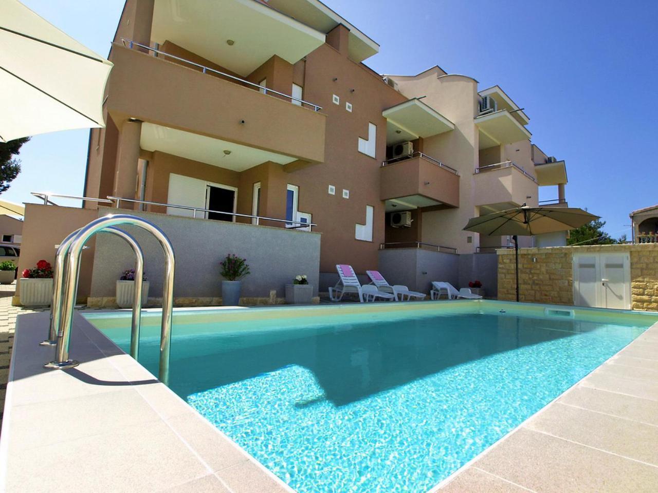 Apartment Mlasina-6 Nin Bagian luar foto