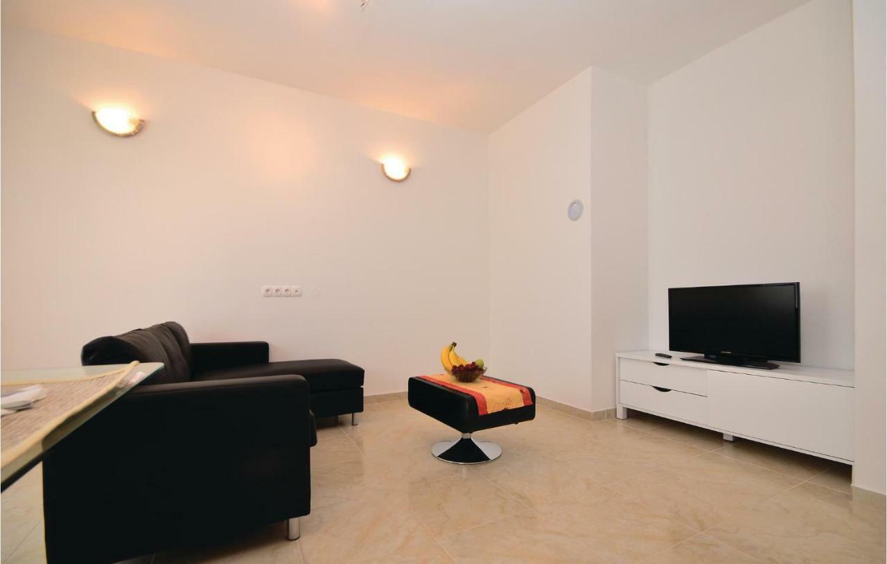 Apartment Mlasina-6 Nin Bagian luar foto